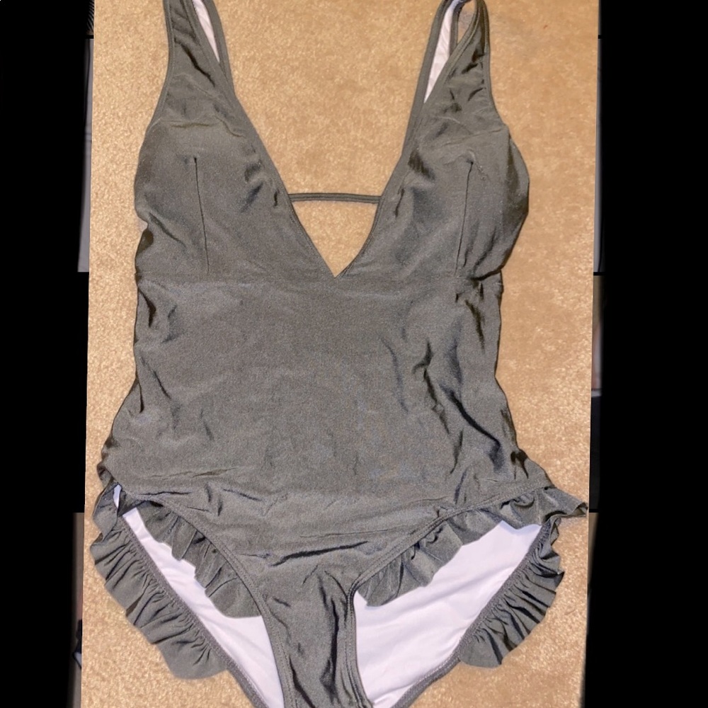 Women’s one piece bathing suit